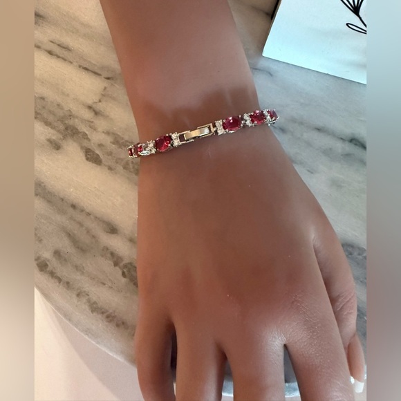 NWOT Elegant Women’s Synthetic Cubic Zirconia Red Color Bracelet SilverTone 7.6” - Picture 4 of 13